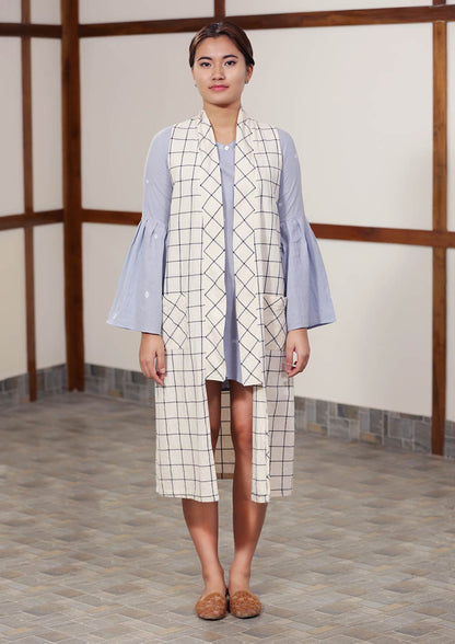 Sleeveless long line coat