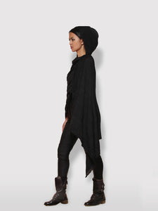 Hooded & pleated black wrap with hidden zipper
