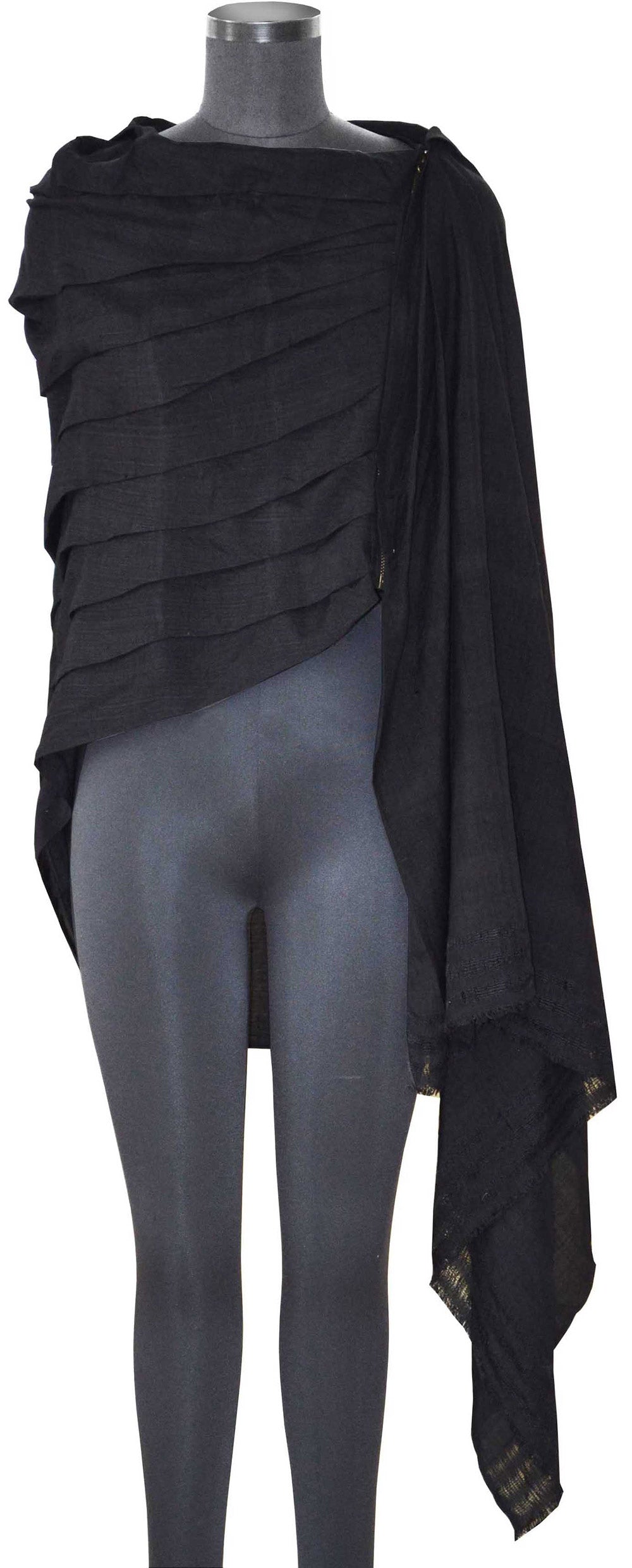 Hooded & pleated black wrap with hidden zipper